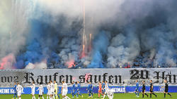 Beim Spiel zwischen dem KSC und dem FC St.Pauli kam es zu Verletzten durch Pyrotechnik