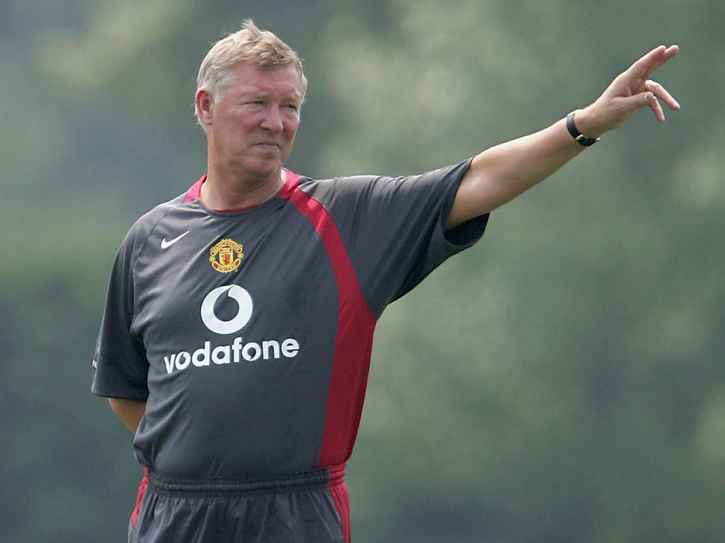 Manchester Uniteds Trainer-Idol Alex Ferguson wird mit einer nach ihm benannten Straße geehrt