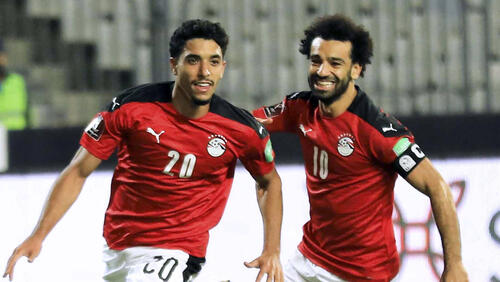 Omar Marmoush (l.) und Mo Salah spielten schon einige Mal gemeinsam für Ägypten (Archivbild aus 2021)