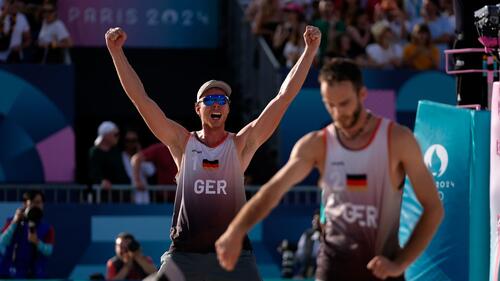 Im Finale treffen die Deutschen Nils Ehlers (l) und Clemens Wickler auf den großen Favoriten