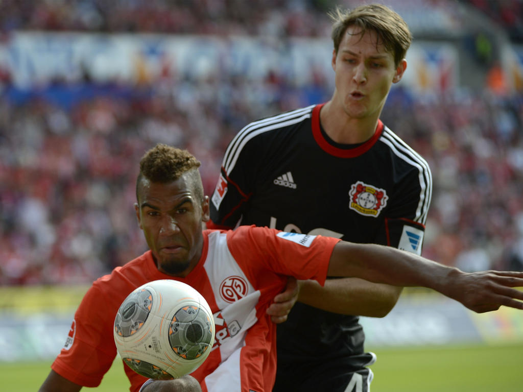 Philipp Wollscheid (r.) wird wohl in der Startelf der Leverkusener rücken Philipp Wollscheid (r.) wird wohl in der Startelf der Leverkusener rücken