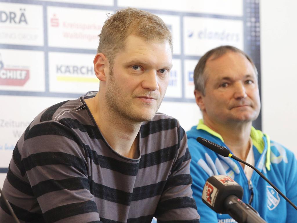 Johannes Bitter verlässt den HSV Handball mit einem weinenden Auge nach Stuttgart Johannes Bitter verlässt den HSV Handball mit einem weinenden Auge nach Stuttgart