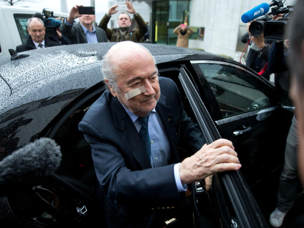 Blatter llega a una rueda de prensa del pasado mes de diciembre. (Foto: Getty)