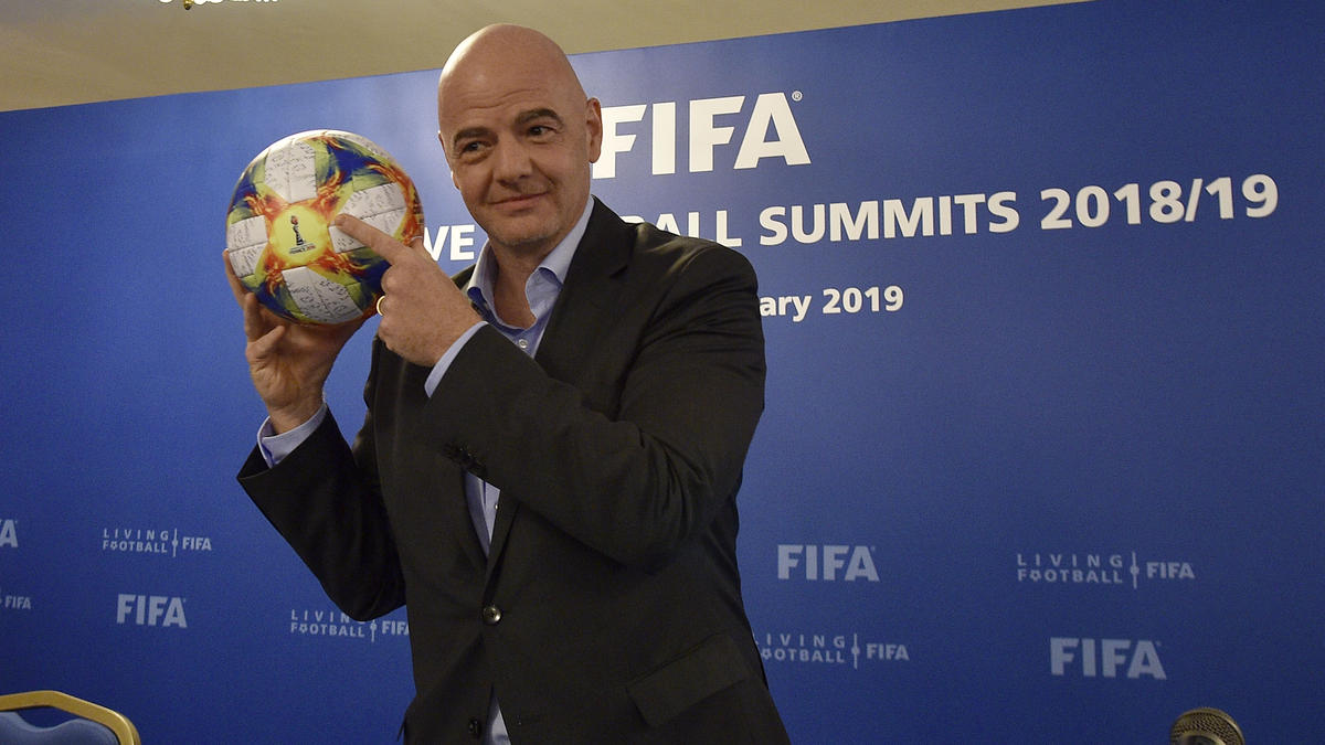 Der Schweizer Gianni Infantino ist seit Februar 2016 Chef des Fußball-Weltverbandes Der Schweizer Gianni Infantino ist seit Februar 2016 Chef des Fußball-Weltverbandes