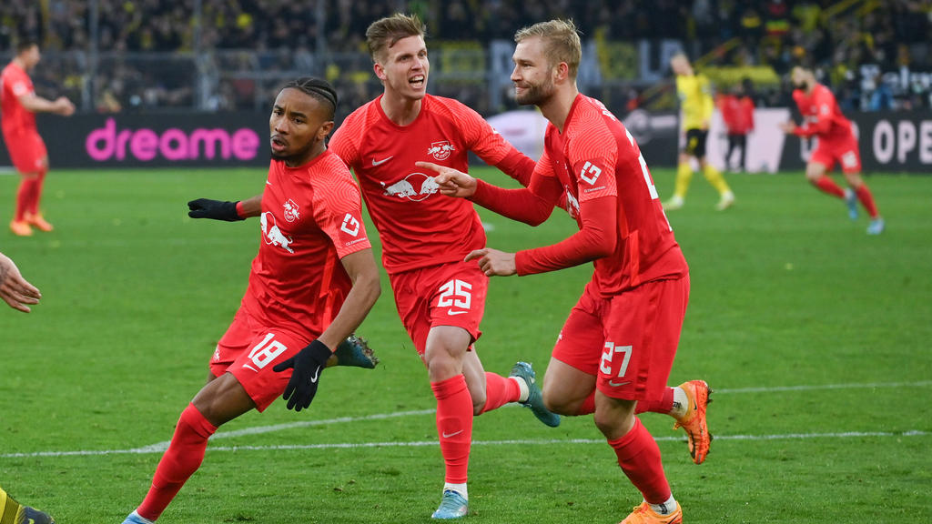 Konrad Laimer (r.) steht beim BVB und FC Bayern hoch im Kurs Konrad Laimer (r.) steht beim BVB und FC Bayern hoch im Kurs