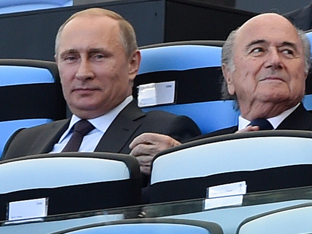 Vladimir Putin und Sepp Blatter bei der WM in Brasilien