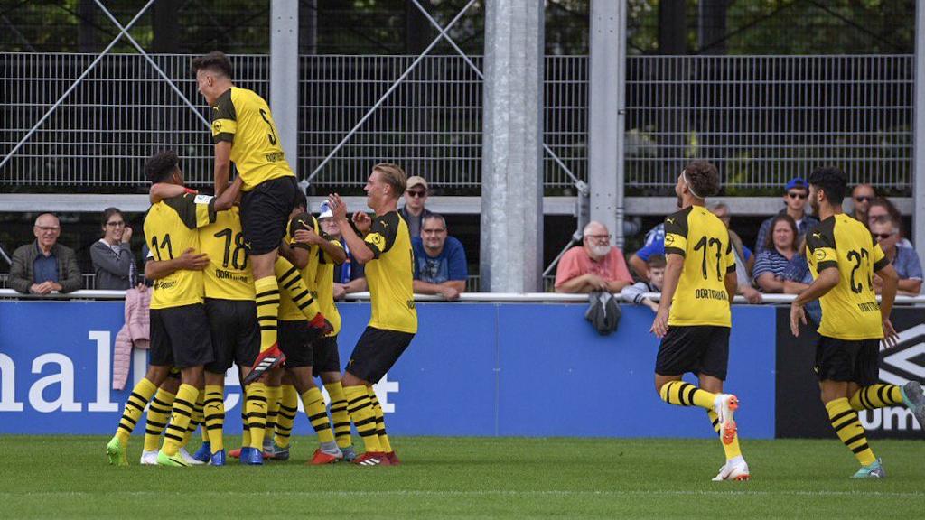 U19 des BVB besiegt den FC Schalke 04 deutlich (Bildquelle: twitter.com/bvb)