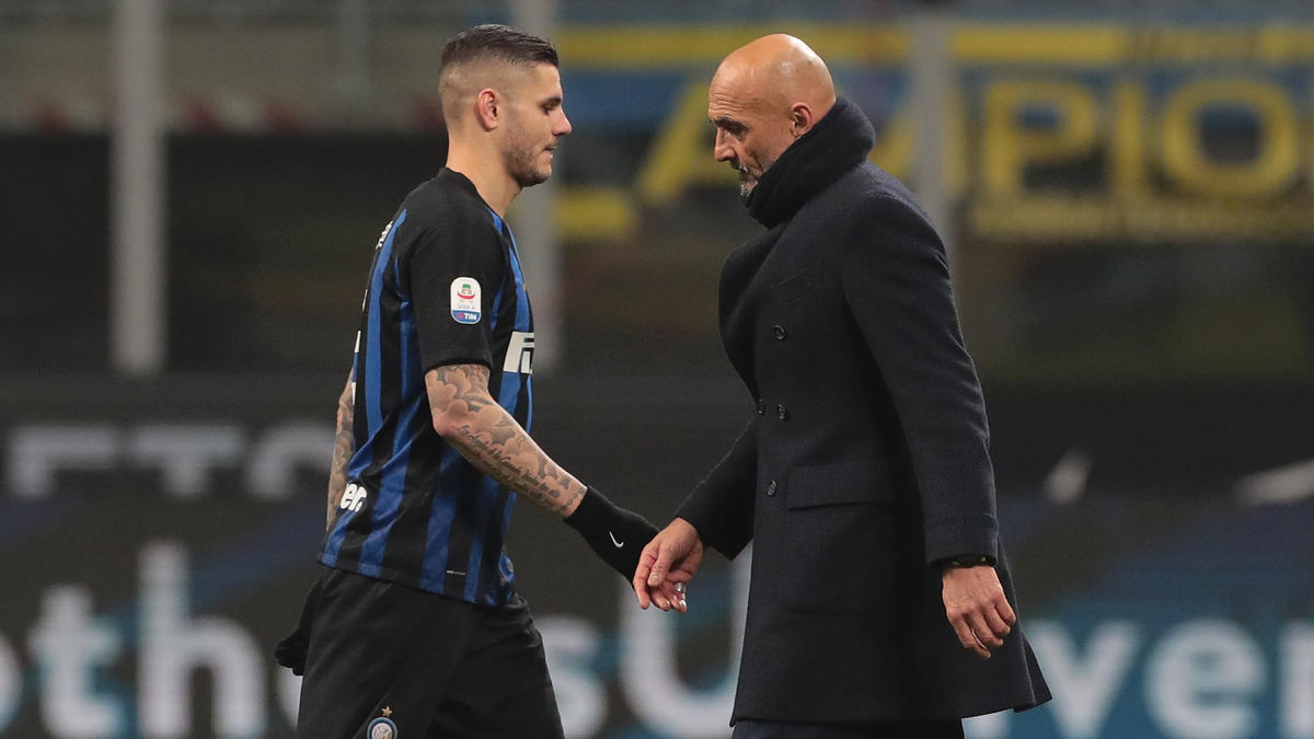 Inter-Coach Luciano Spalletti (re.) steht in der Kritik Inter-Coach Luciano Spalletti (re.) steht in der Kritik