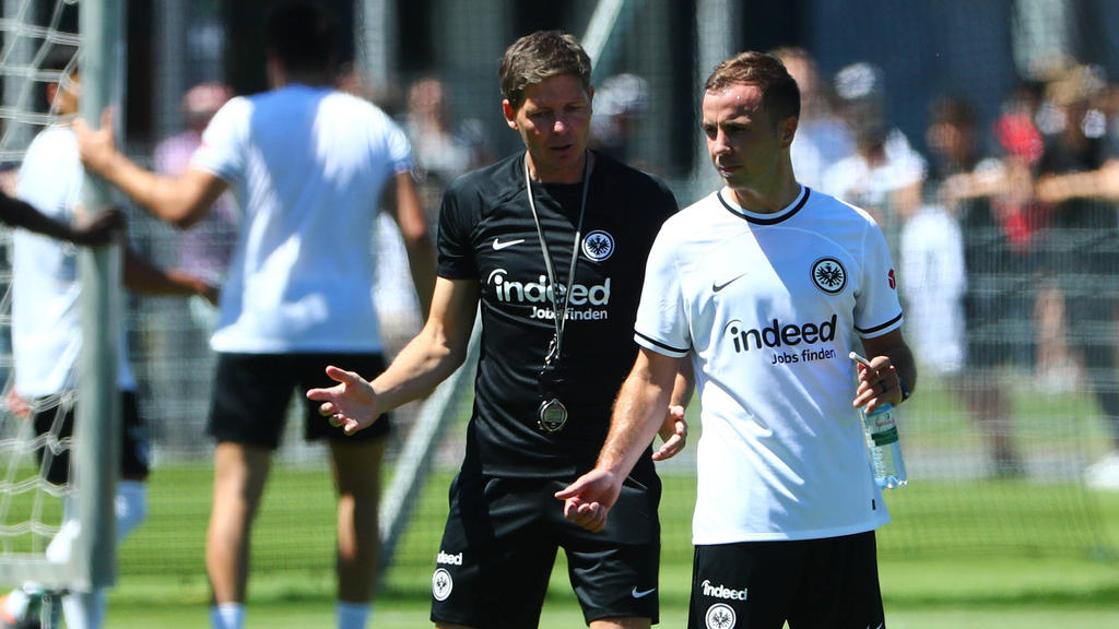 Zwischen Champions League und Liga-Alltag: Eintracht-Coach Oliver Glasner und Mario Götze Zwischen Champions League und Liga-Alltag: Eintracht-Coach Oliver Glasner und Mario Götze