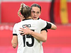 Heimspiel in Bremen: Stürmerin Giovanna Hoffmann (r.)