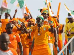 Die Fans der Elfenvbeinküste jubeln über den späten Ausgleich