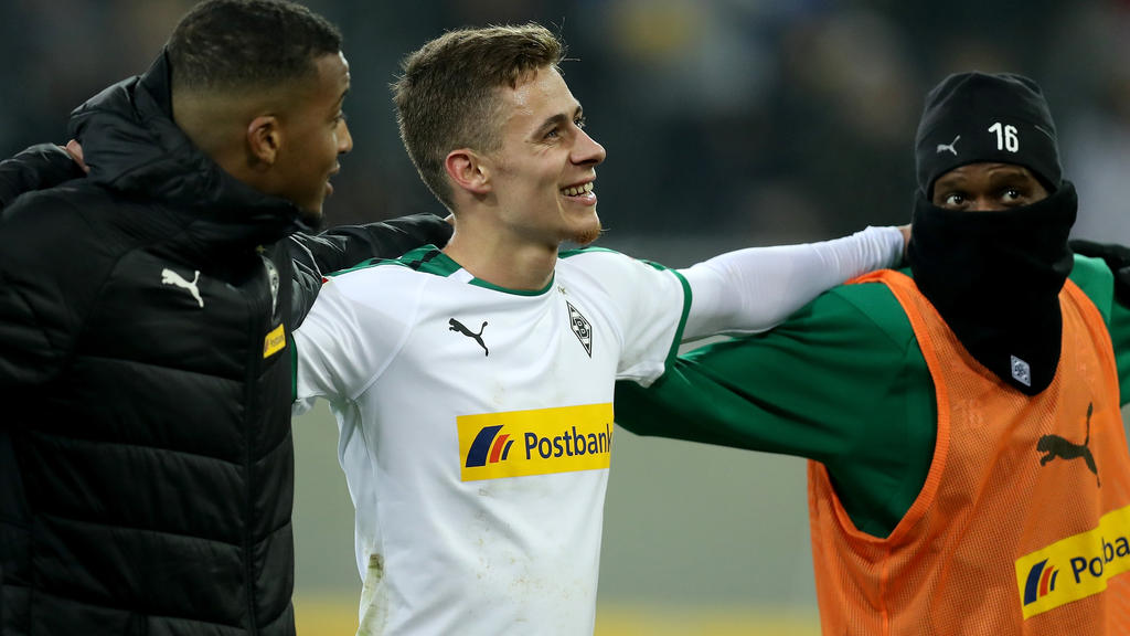 Für Thorgan Hazard (Mitte) und Borussia Mönchengladbach läuft es zur Zeit nach Maß