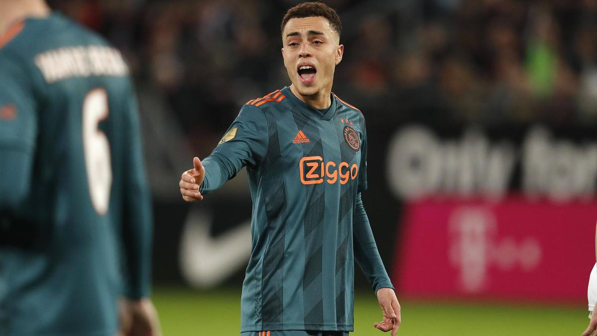 Sergino Dest wird seit längerem vom FC Bayern umworben Sergino Dest wird seit längerem vom FC Bayern umworben