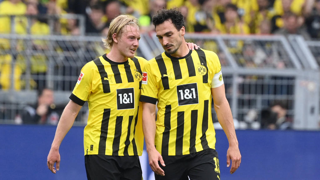 Julian Brandt (l.) mit BVB-Kollege Mats Hummels Julian Brandt (l.) mit BVB-Kollege Mats Hummels