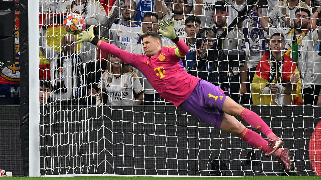 Manuel Neuer patzte gegen Real Madrid schwer Manuel Neuer patzte gegen Real Madrid schwer
