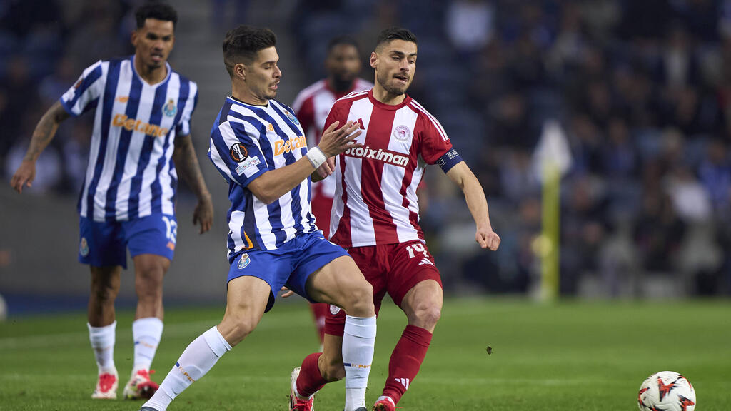 Georgios Masouras (r.) spielt künftig für den VfL Bochum Georgios Masouras (r.) spielt künftig für den VfL Bochum