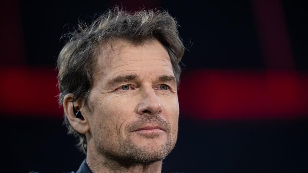 Jens Lehmann würde sich einen offenen Konkurrenzkampf um das DFB-Tor wünschen. Jens Lehmann würde sich einen offenen Konkurrenzkampf um das DFB-Tor wünschen.