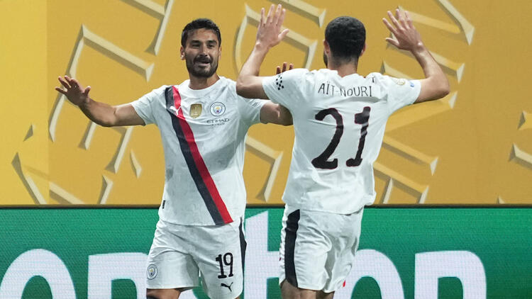 Ilkay Gündogan (l.) traf am Wochenende doppelt für ManCity
