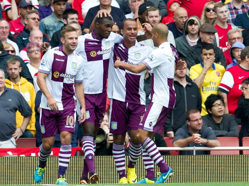 Andreas Weimann (li.) und seine Teamkollegen von Aston Villa durften nach zwei Niederlagen in der Premier League wieder jubeln.