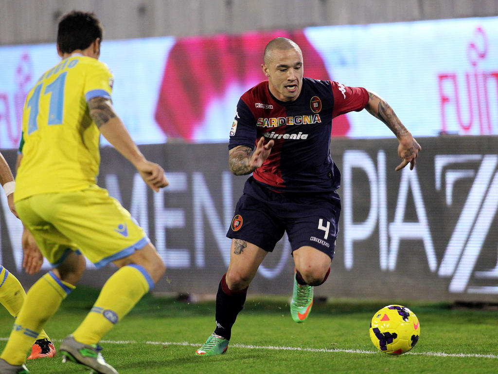 Radja Nainggolan spielte vier Jahre bei Cagliari Calcio Radja Nainggolan spielte vier Jahre bei Cagliari Calcio