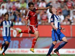 Mitchell Weiser (r.) verletzte sich gegen Ingolstadt