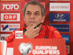 Österreichs Teamchef Marcel Koller ist die Anspannung vor dem Duell mit Wales anzumerken
