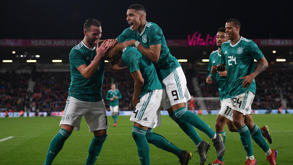 Die DFB-Junioren reisen als Titelfavorit zur EM nach Italien und San Marino Die DFB-Junioren reisen als Titelfavorit zur EM nach Italien und San Marino