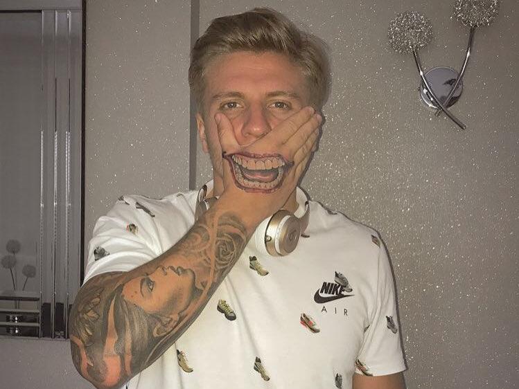 Joker Mund Tattoo Hand Best Tattoo Ideas