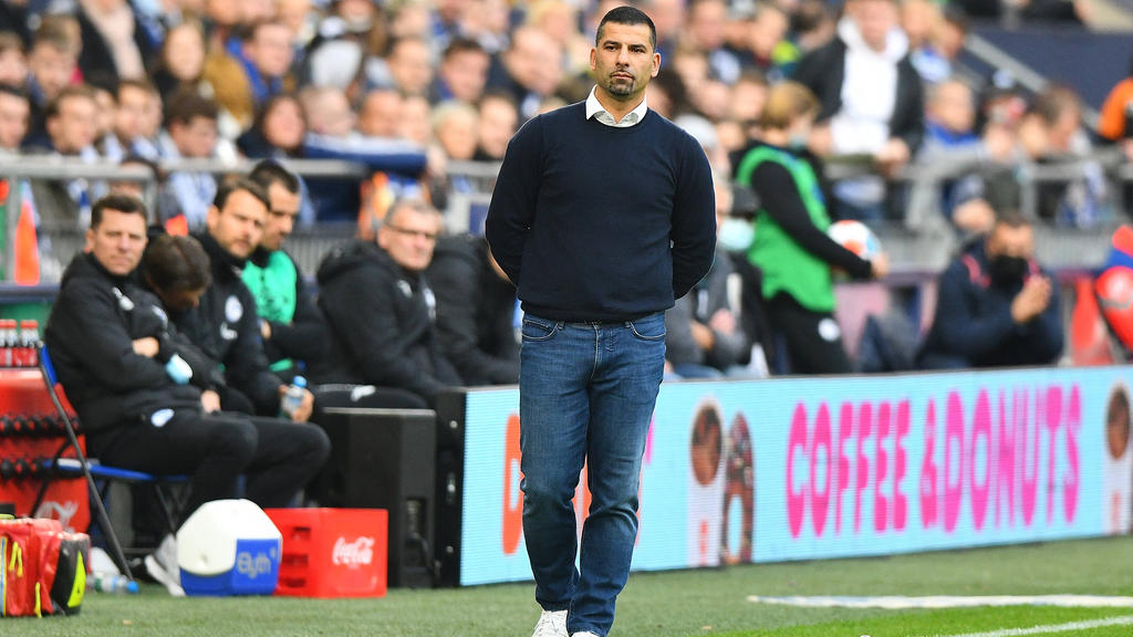 Dimitrios Grammozis steht beim FC Schalke 04 unter Druck Dimitrios Grammozis steht beim FC Schalke 04 unter Druck