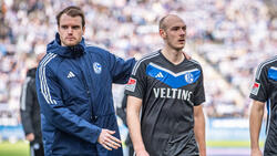 Der Vertrag von Thomas Ouwejan (l.) beim FC Schalke 04 läuft aus
