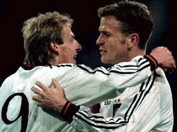 Oliver Bierhoffs Fußball-Schuhe und das EM-Trikot von 1996 bekommt das Deutsche Fußballmuseum
