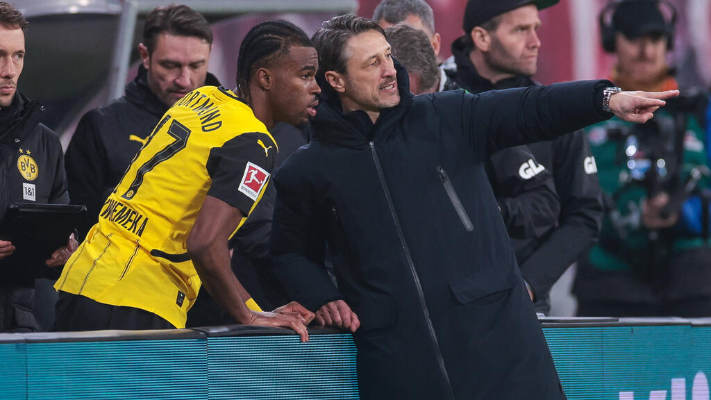 Carney Chukwuemeka (l.) kam im Winter zum BVB Carney Chukwuemeka (l.) kam im Winter zum BVB