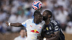Edmund Baidoo (l.) traf bei der Klub-WM auf Real Madrid und Antonio Rüdiger