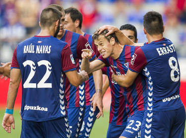 Javi Lara logró el primer gol del Eibar en Primera División tras el ascenso de los vascos. (Foto: Getty)