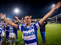 Vlatko Lazić is blij na afloop van de wedstrijd De Graafschap - Almere City. (15-05-2015)