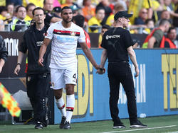 Jonathan Tah musste gegen den BVB verletzt vom Feld