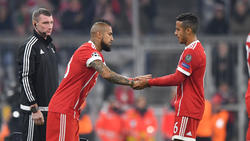 Arturo Vidal (l.) und Thiago dürfen den FC Bayern verlassen