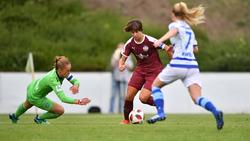 Lena Oberdorf (m.) führt Essen mit zwei Treffern zum Sieg
