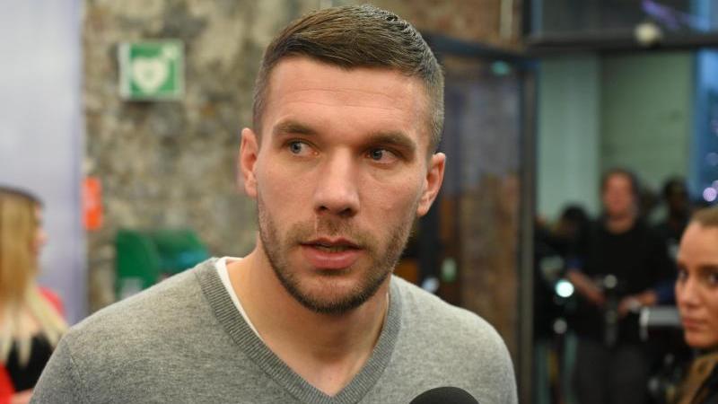 Musste sich einer nach Ohren-Operation unterziehen: Lukas Podolski Musste sich einer nach Ohren-Operation unterziehen: Lukas Podolski