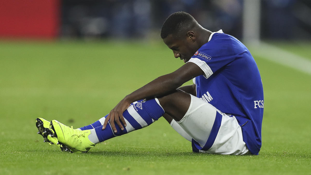 Hamza Mendyl erlebte beim FC Schalke 04 ein katastrophales Jahr