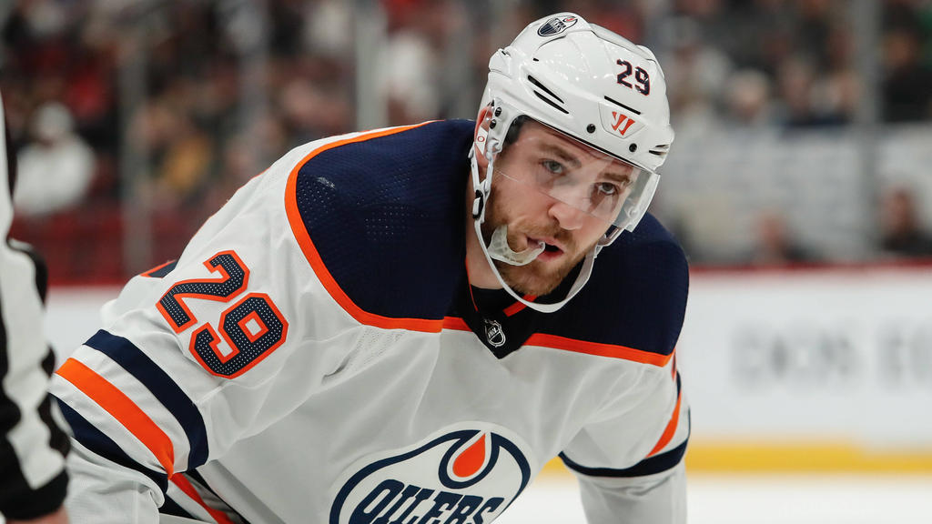 Leon Draisaitl und die Edmonton Oilers verloren erstmals seit elf Spielen Leon Draisaitl und die Edmonton Oilers verloren erstmals seit elf Spielen