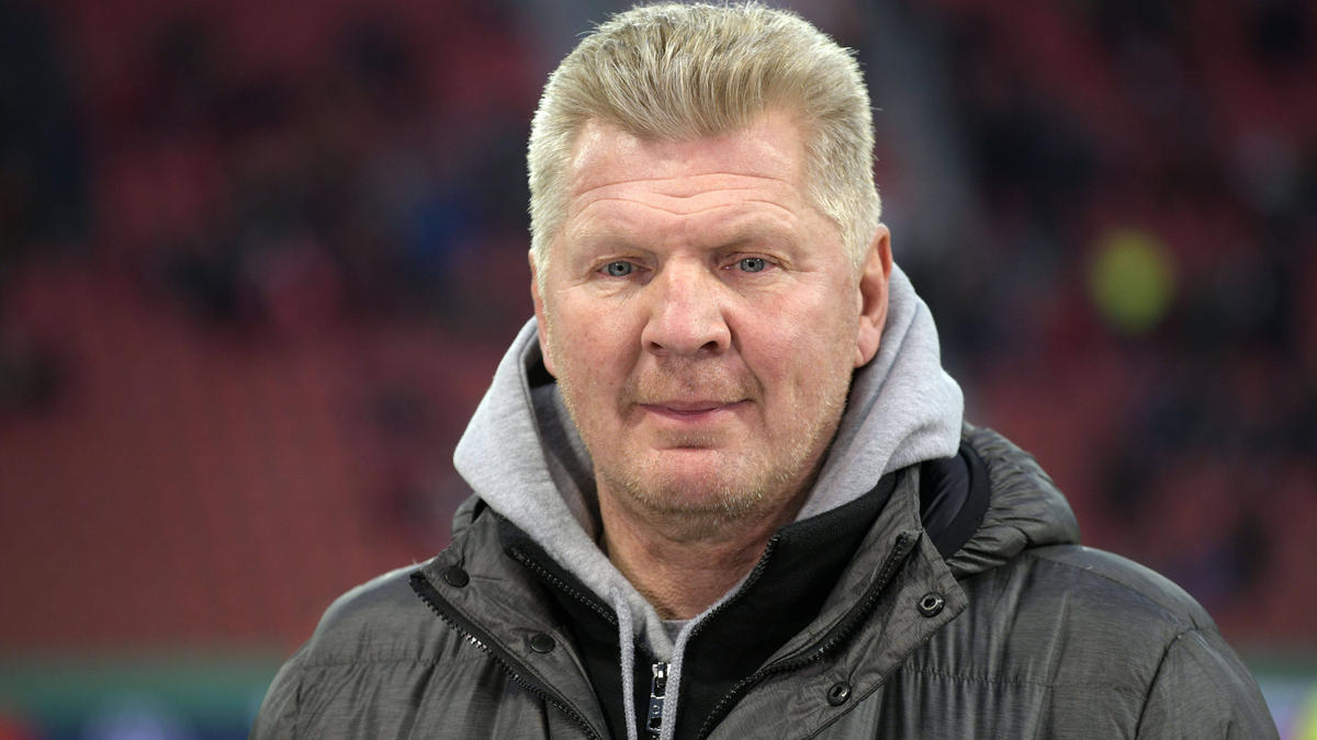 Glaubt an enges Titelrennen zwischen BVB und FC Bayern: Stefan Effenberg Glaubt an enges Titelrennen zwischen BVB und FC Bayern: Stefan Effenberg