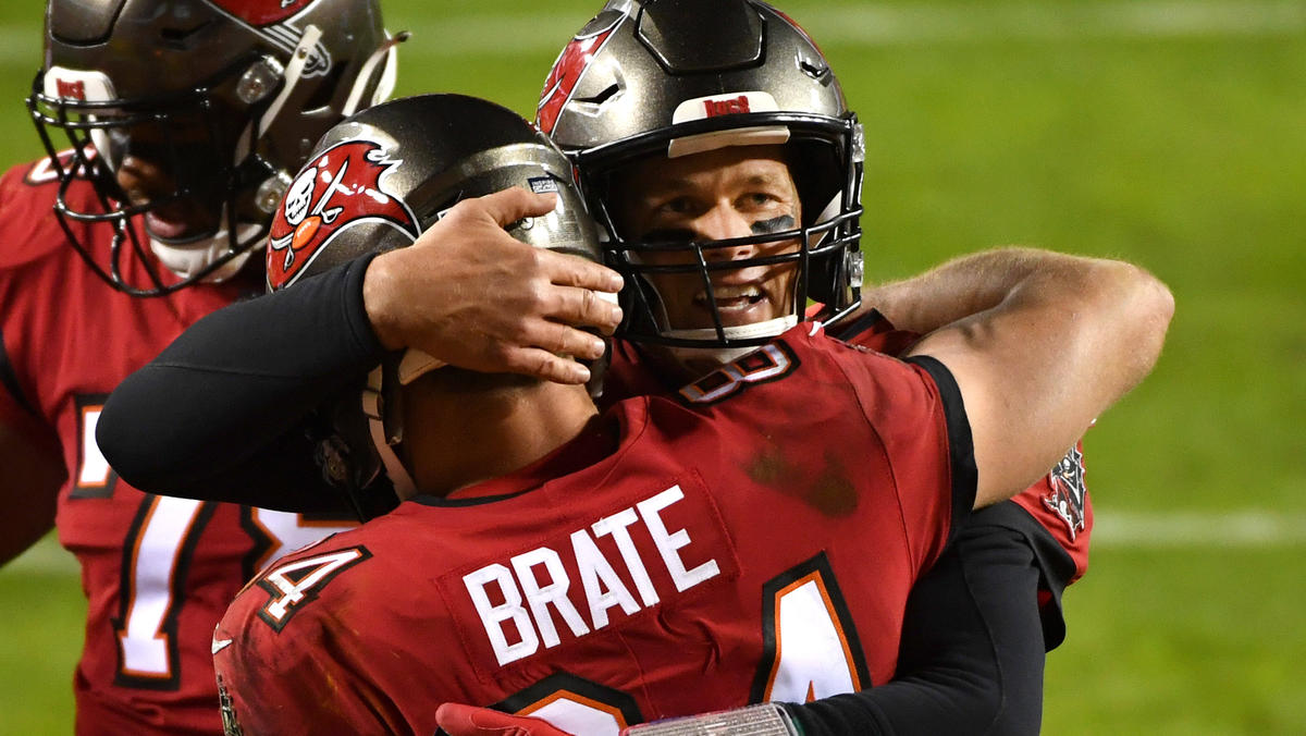 Tom Brady und die Tampa Bay Buccaneers schaffen Historisches in der NFL Tom Brady und die Tampa Bay Buccaneers schaffen Historisches in der NFL