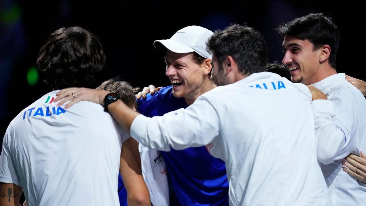 Tennis-Youngster Jannik Sinner (Mitte) strebt seinen ersten Grand-Slam-Titel an