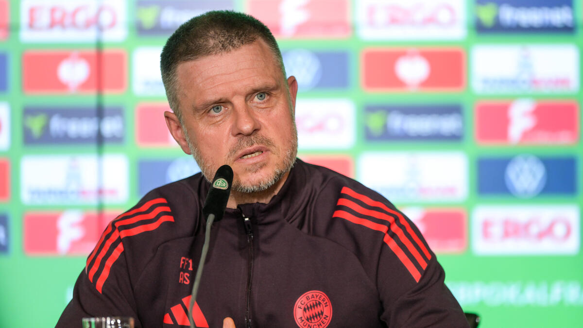 Alexander Straus auf der Pressekonferenz vor dem Pokalfinale