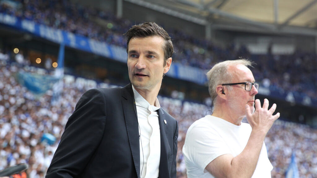 Matthias Tillmann (l.) ist Vorstandschef beim FC Schalke 04 Matthias Tillmann (l.) ist Vorstandschef beim FC Schalke 04