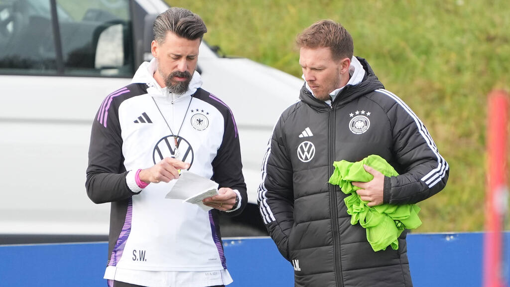 Sandro Wagner (l.) ist bald nicht mehr Co-Trainer der Nationalmannschaft Sandro Wagner (l.) ist bald nicht mehr Co-Trainer der Nationalmannschaft