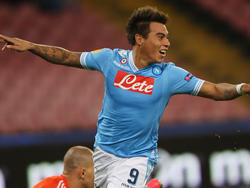 Der chilenische Stürmer Eduardo Vargas wechselt vom SSC Neapel zum FC Valencia