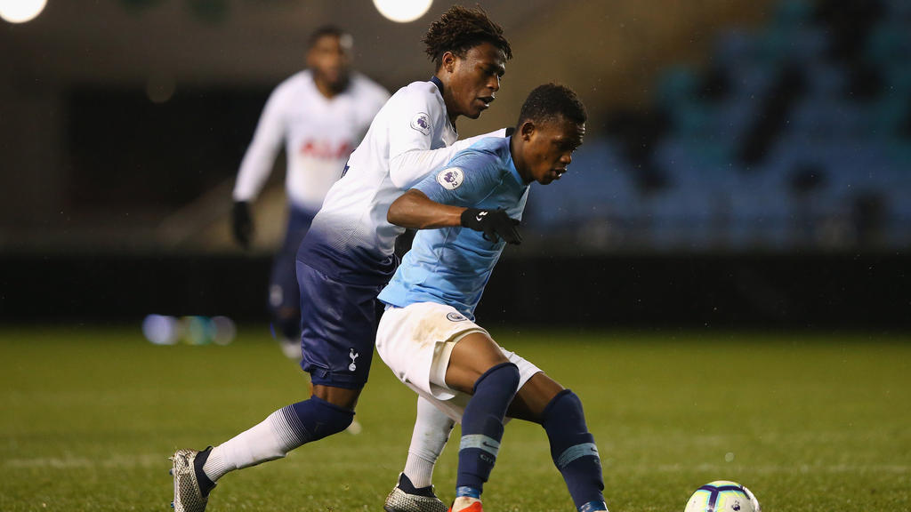 Rabbi Matondo (vorn) steht unmittelbar vor einem Wechsel zum FC Schalke 04 Rabbi Matondo (vorn) steht unmittelbar vor einem Wechsel zum FC Schalke 04