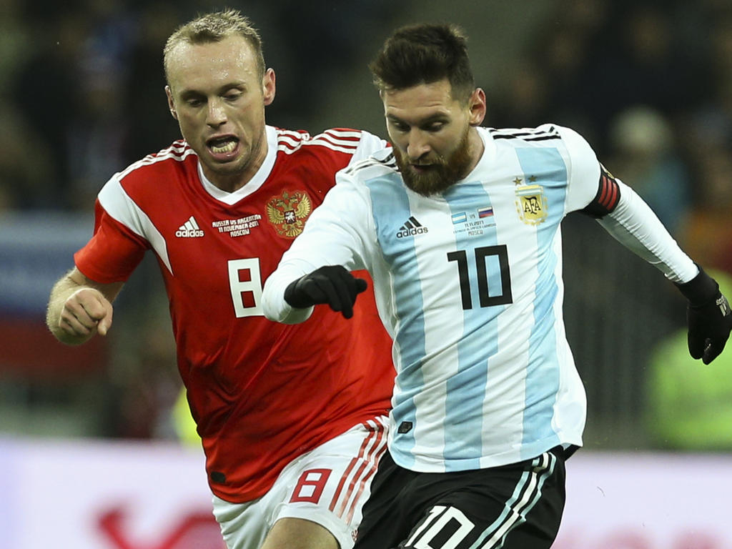 Lionel Messi (r.) und Co. setzten sich knapp gegen Russland durch